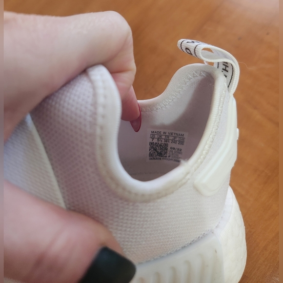 Adidas NMD R1 Slip On Shoes Womens Size 7 - Picture 8 of 8